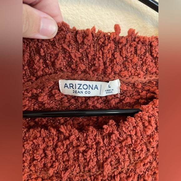 Arizona Teddy Crop Top - Picture 5 of 6